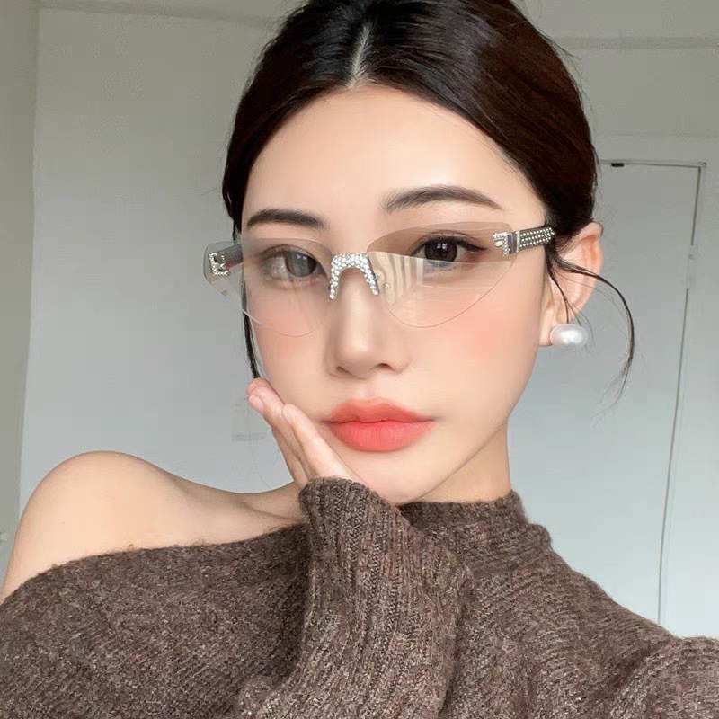 Luxury Zone - 여성용 섹시 캣아이 무테 라인스톤 선글라스